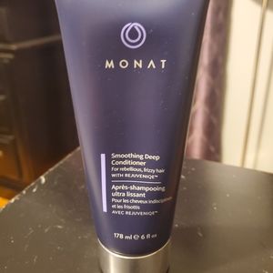 Monat smoothing conditioner